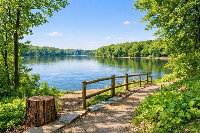 7 Woodbine Ln, Sparta Twp., NJ 07871