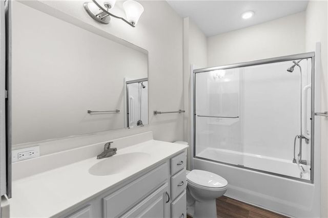 2651 NW Barry Road 108, Kansas City, MO 64154