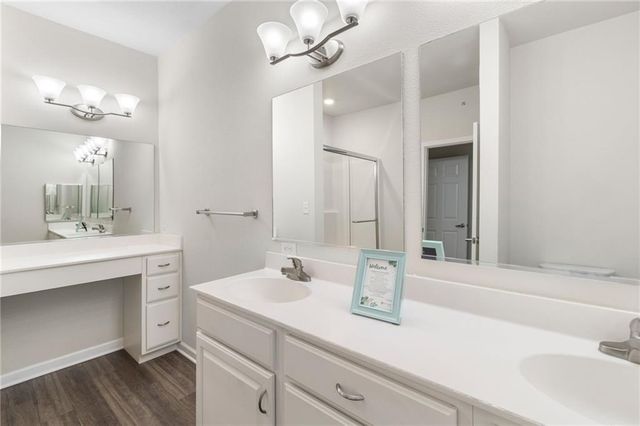 2651 NW Barry Road 108, Kansas City, MO 64154