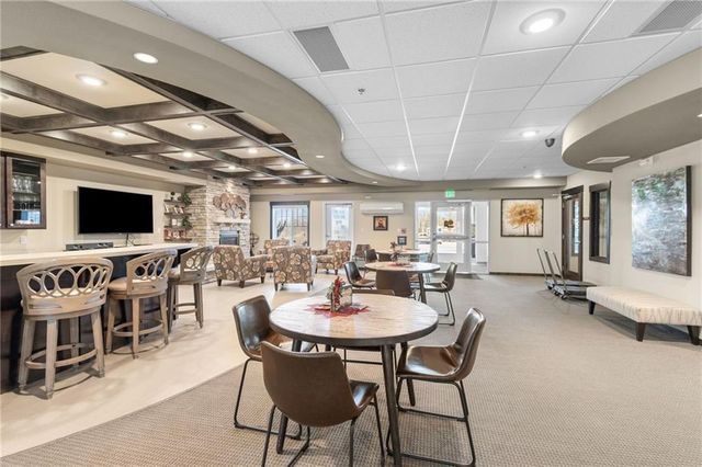 2651 NW Barry Road 108, Kansas City, MO 64154