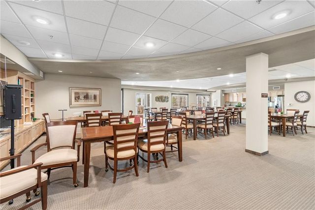 2651 NW Barry Road 108, Kansas City, MO 64154