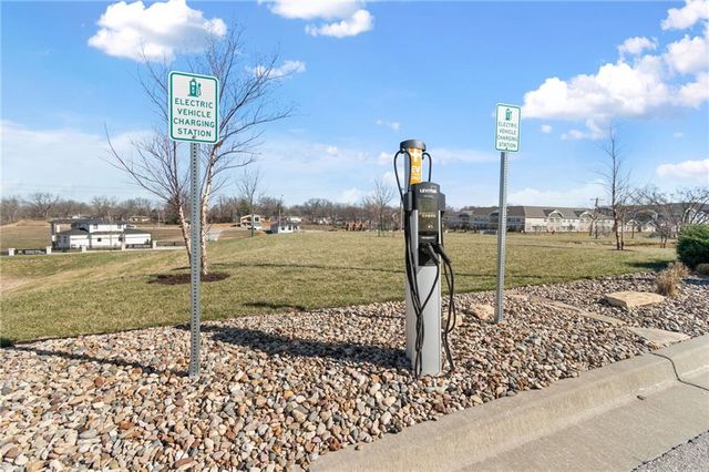 2651 NW Barry Road 108, Kansas City, MO 64154