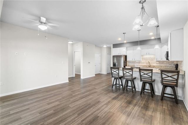 2651 NW Barry Road 108, Kansas City, MO 64154