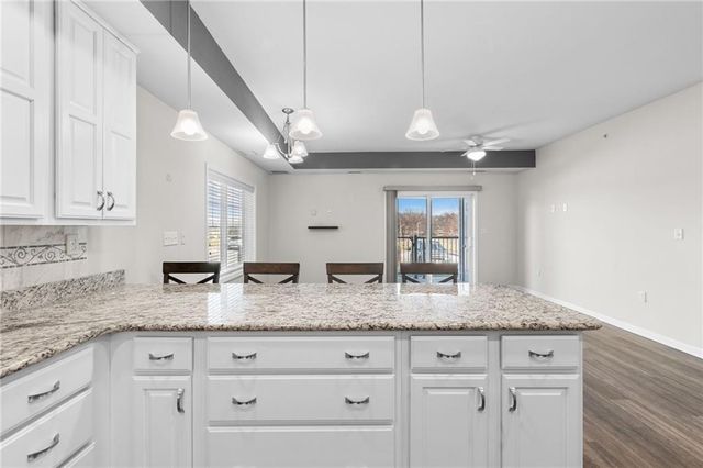 2651 NW Barry Road 108, Kansas City, MO 64154