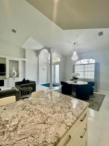 8268 SOUTHWIND BAY, Fort Myers, FL 33908