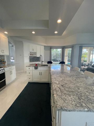 8268 SOUTHWIND BAY, Fort Myers, FL 33908
