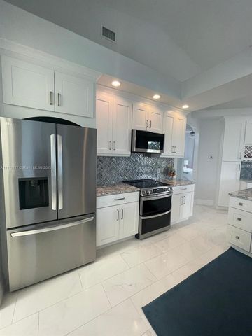 8268 SOUTHWIND BAY, Fort Myers, FL 33908