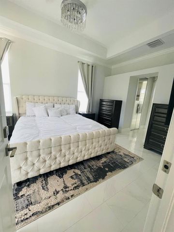 8268 SOUTHWIND BAY, Fort Myers, FL 33908