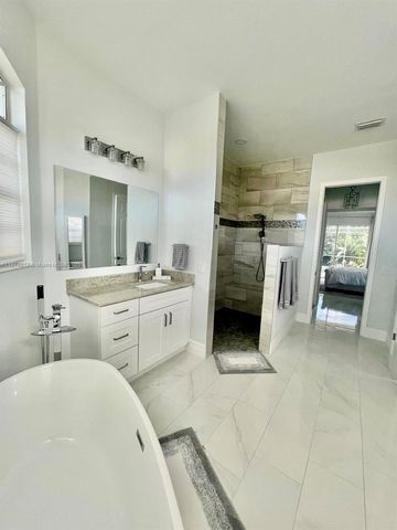 8268 SOUTHWIND BAY, Fort Myers, FL 33908