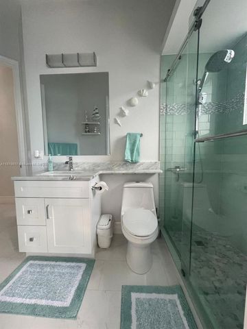 8268 SOUTHWIND BAY, Fort Myers, FL 33908