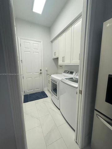 8268 SOUTHWIND BAY, Fort Myers, FL 33908