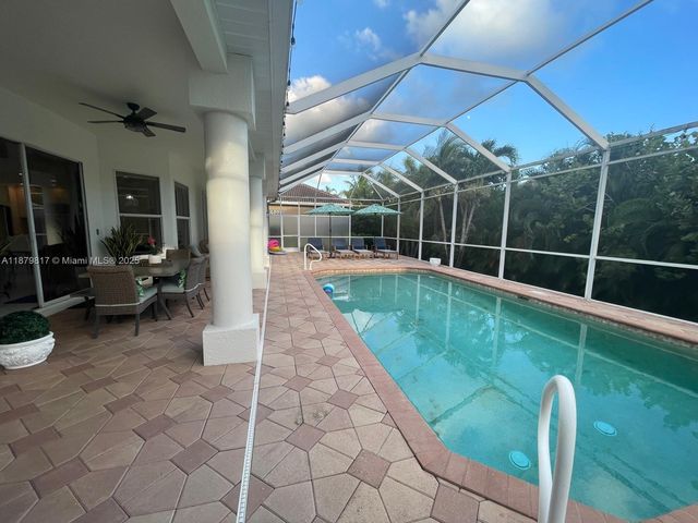 8268 SOUTHWIND BAY, Fort Myers, FL 33908