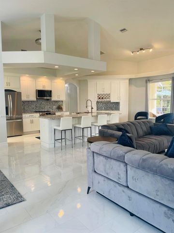 8268 SOUTHWIND BAY, Fort Myers, FL 33908