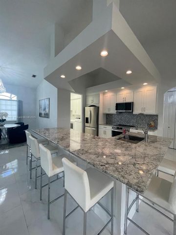 8268 SOUTHWIND BAY, Fort Myers, FL 33908