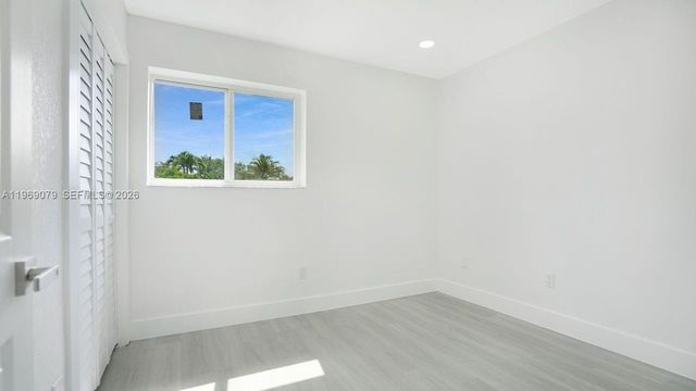 105 NE 213th St, Miami Gardens, FL 33179