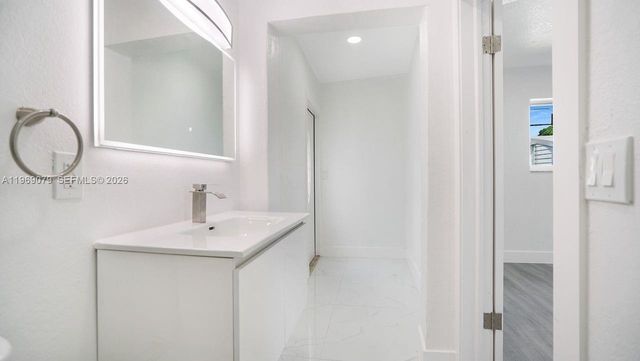 105 NE 213th St, Miami Gardens, FL 33179