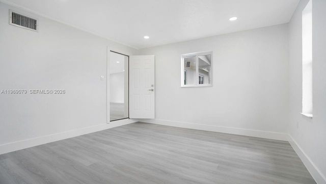 105 NE 213th St, Miami Gardens, FL 33179