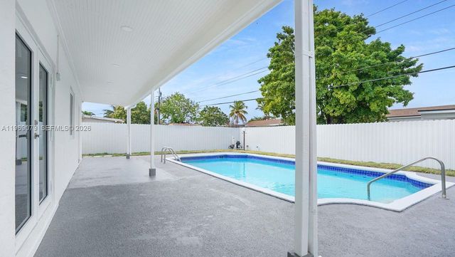 105 NE 213th St, Miami Gardens, FL 33179