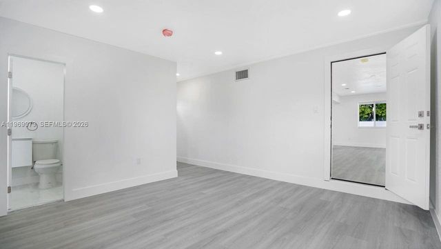 105 NE 213th St, Miami Gardens, FL 33179