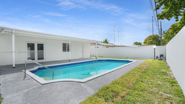 105 NE 213th St, Miami Gardens, FL 33179