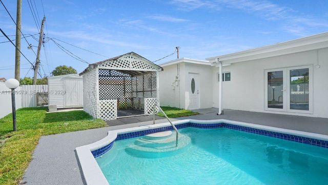 105 NE 213th St, Miami Gardens, FL 33179