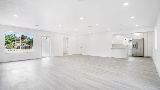 105 NE 213th St, Miami Gardens, FL 33179