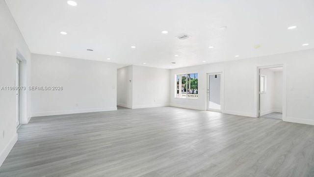 105 NE 213th St, Miami Gardens, FL 33179