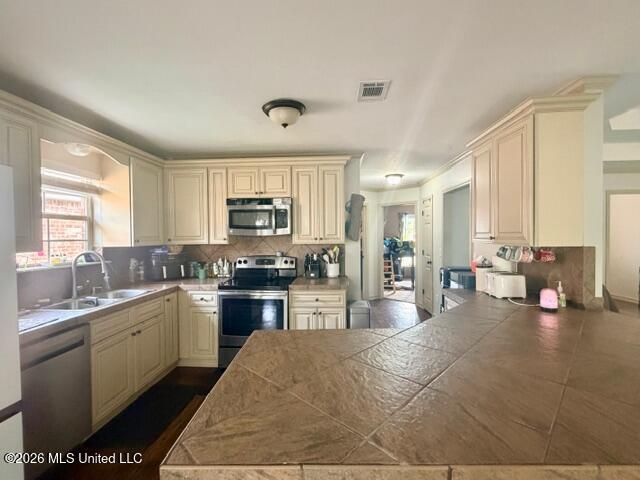 516 Brighton Trail, Florence, MS 39073