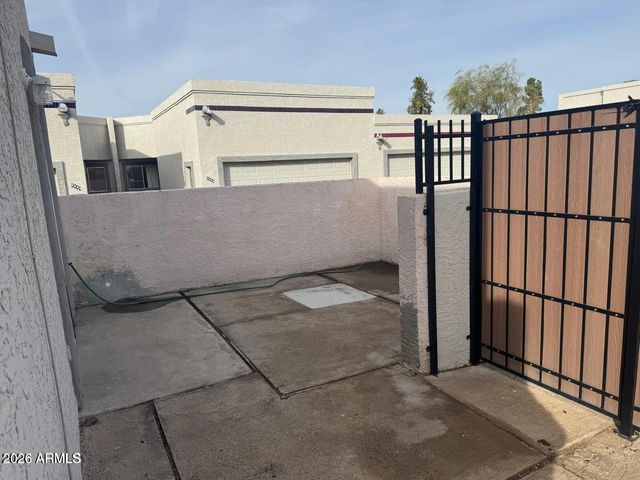 4766 W CARON Street, Glendale, AZ 85302