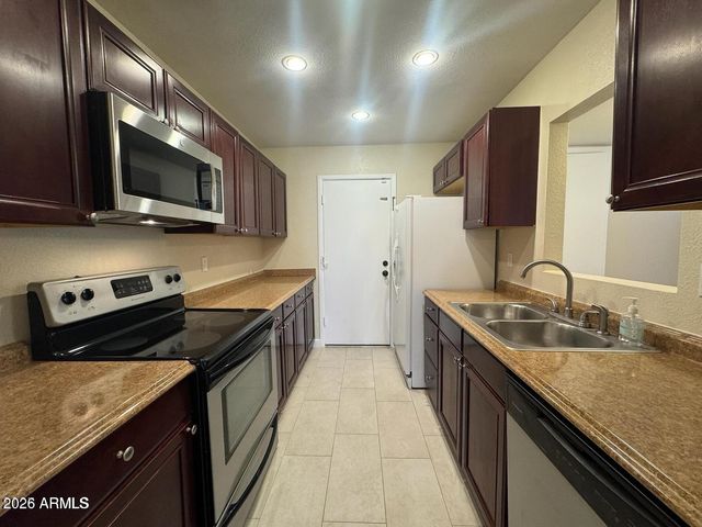 4766 W CARON Street, Glendale, AZ 85302