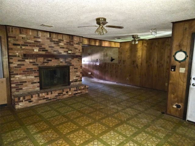 110 Red Bud Road, Gun Barrel City, TX 75156