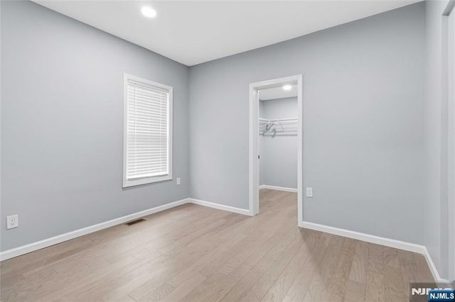 77 Lakeside Avenue, Pompton Lakes, NJ 07442