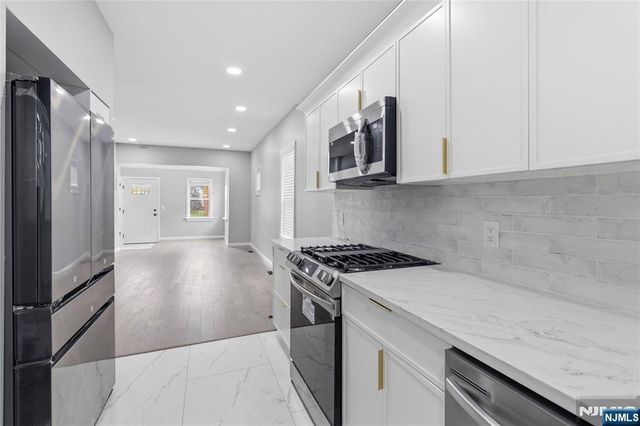 77 Lakeside Avenue, Pompton Lakes, NJ 07442