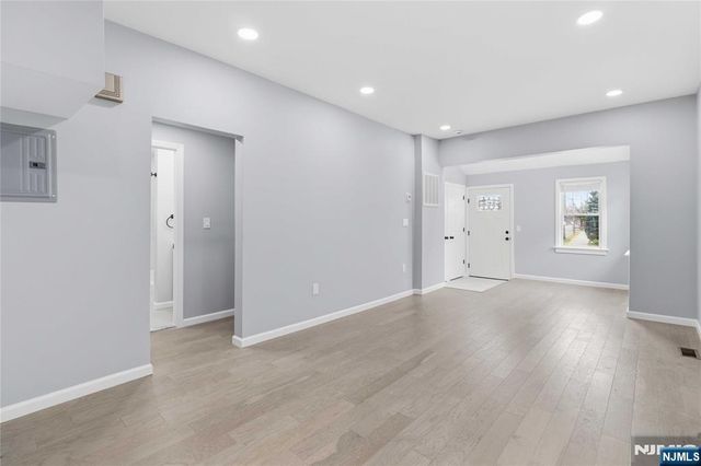 77 Lakeside Avenue, Pompton Lakes, NJ 07442