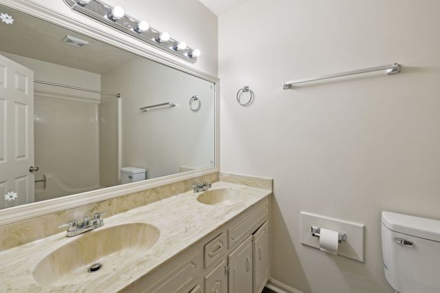 1421 Huntington Dr, Murfreesboro, TN 37130