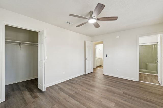 1421 Huntington Dr, Murfreesboro, TN 37130