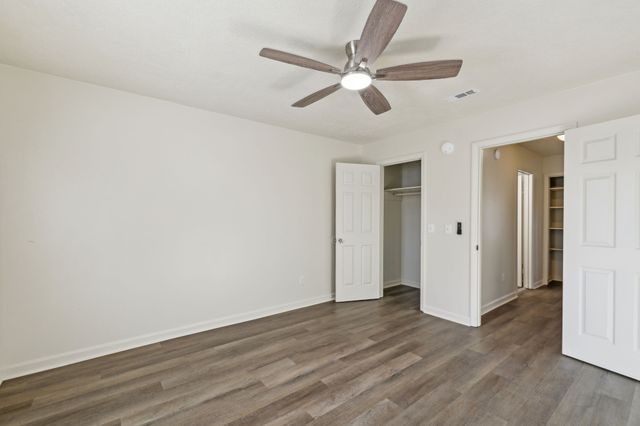 1421 Huntington Dr, Murfreesboro, TN 37130
