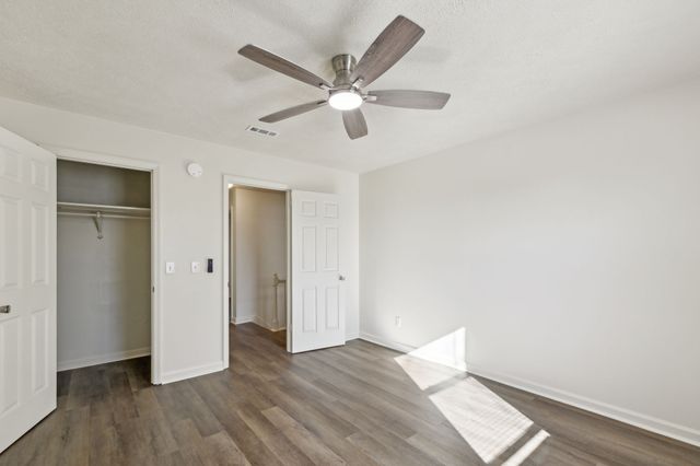 1421 Huntington Dr, Murfreesboro, TN 37130