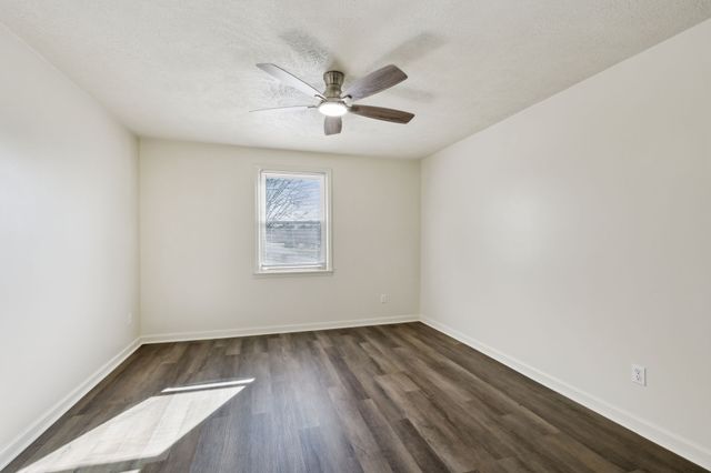 1421 Huntington Dr, Murfreesboro, TN 37130
