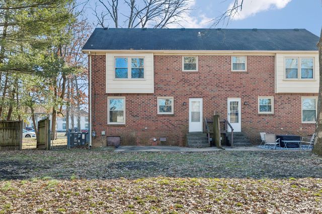 1421 Huntington Dr, Murfreesboro, TN 37130