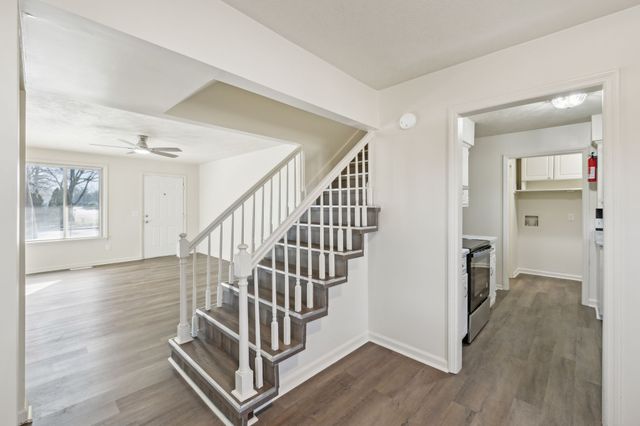 1421 Huntington Dr, Murfreesboro, TN 37130