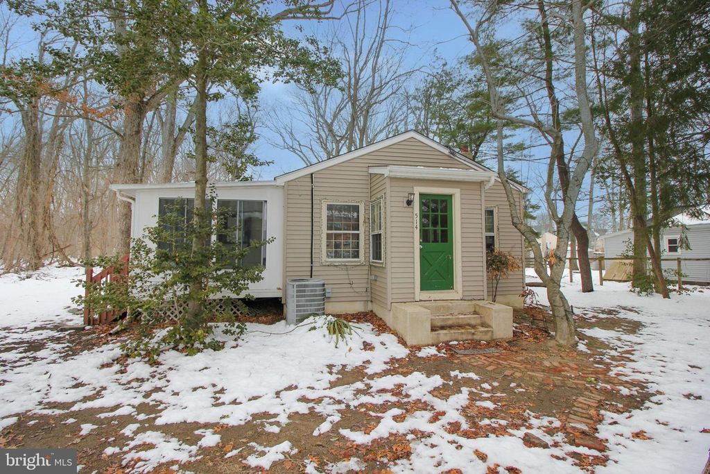 514 HARTFORD RD, Mount Laurel, NJ 08054