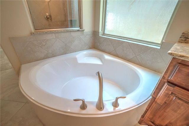 7124 Isle Royal Lane, Irving, TX 75063