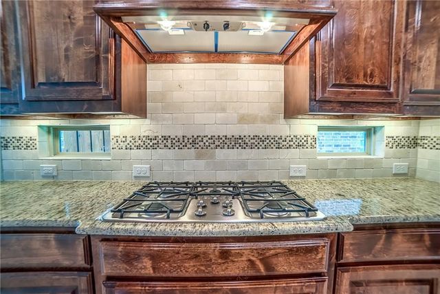 7124 Isle Royal Lane, Irving, TX 75063