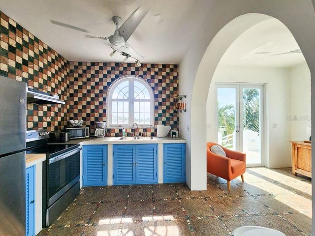 411 BRAVOS DE BOSTON, Vieques, PR 00765