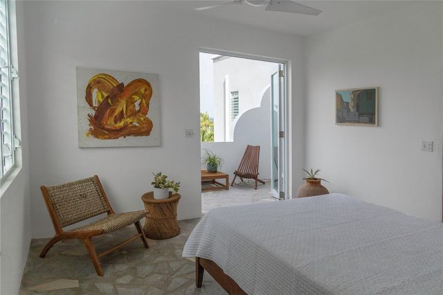 411 BRAVOS DE BOSTON, Vieques, PR 00765