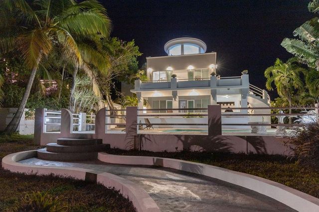 411 BRAVOS DE BOSTON, Vieques, PR 00765