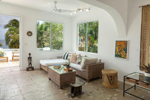 411 BRAVOS DE BOSTON, Vieques, PR 00765