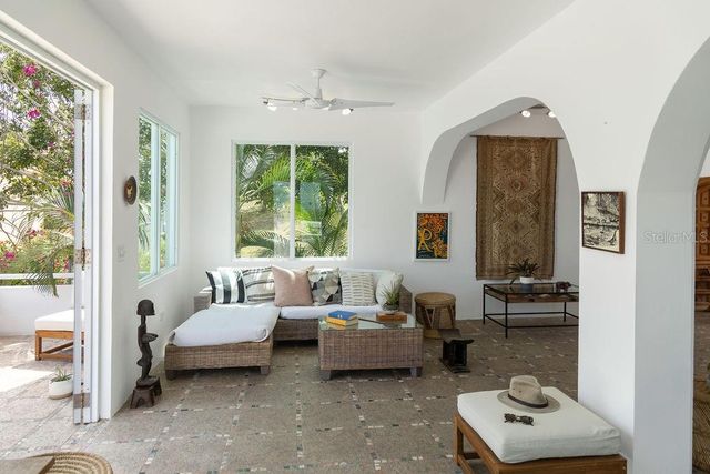 411 BRAVOS DE BOSTON, Vieques, PR 00765