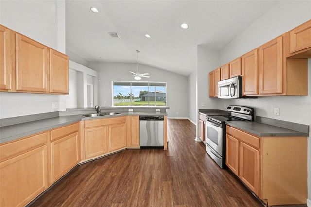 636 TANANA FALL DRIVE, Ruskin, FL 33570